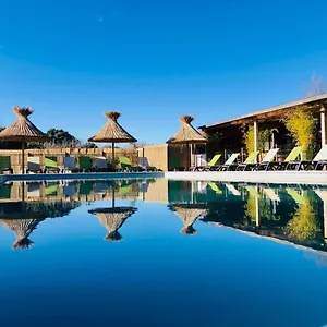 En Provence - Ecogîtes&restaurant Insolites Richerenches